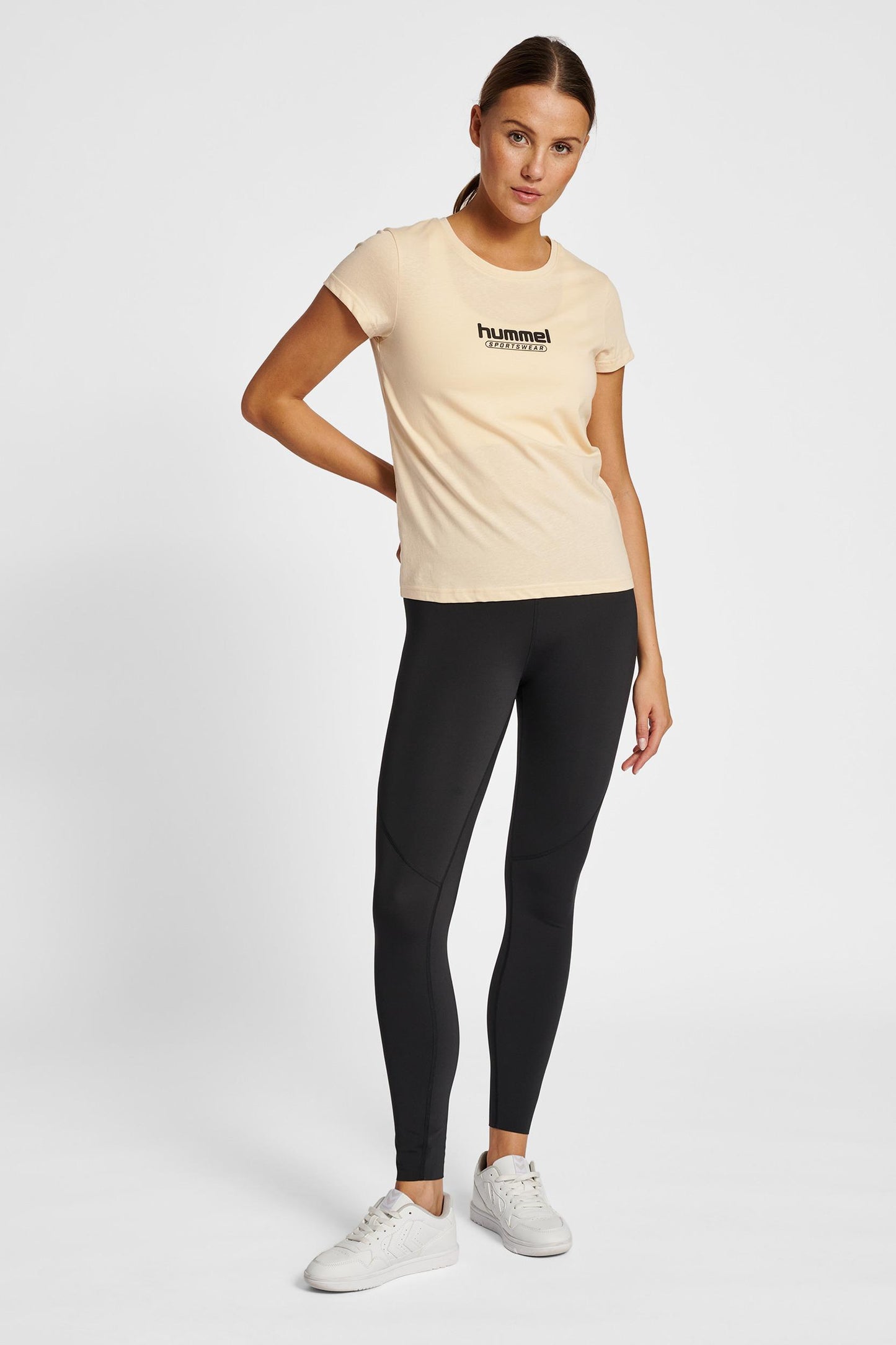 HUMMEL - Hmlbooster Woman T-shirt - Wood Ash