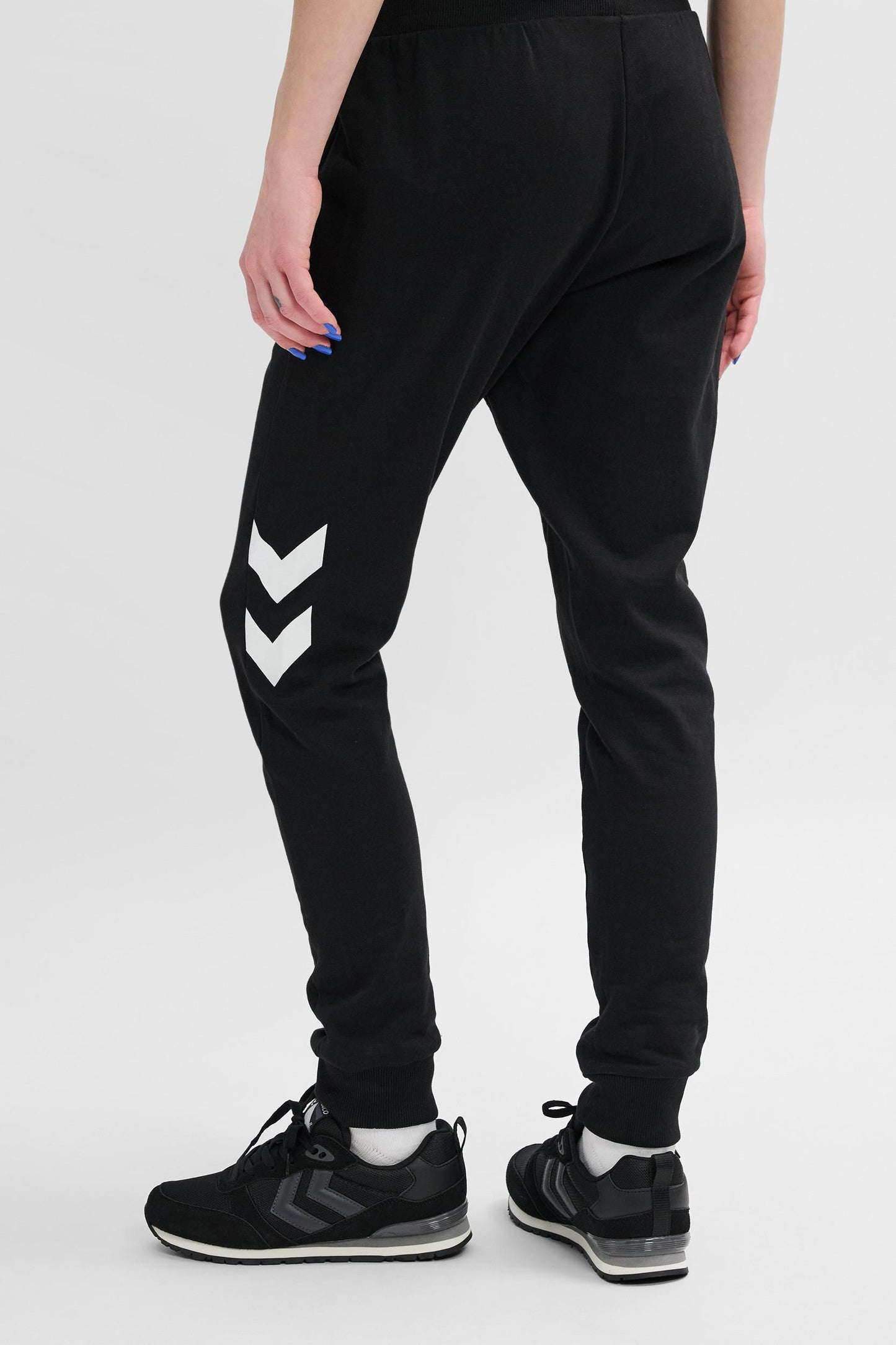 HUMMEL - Hmllegacy Woman Tapered Pants - Black