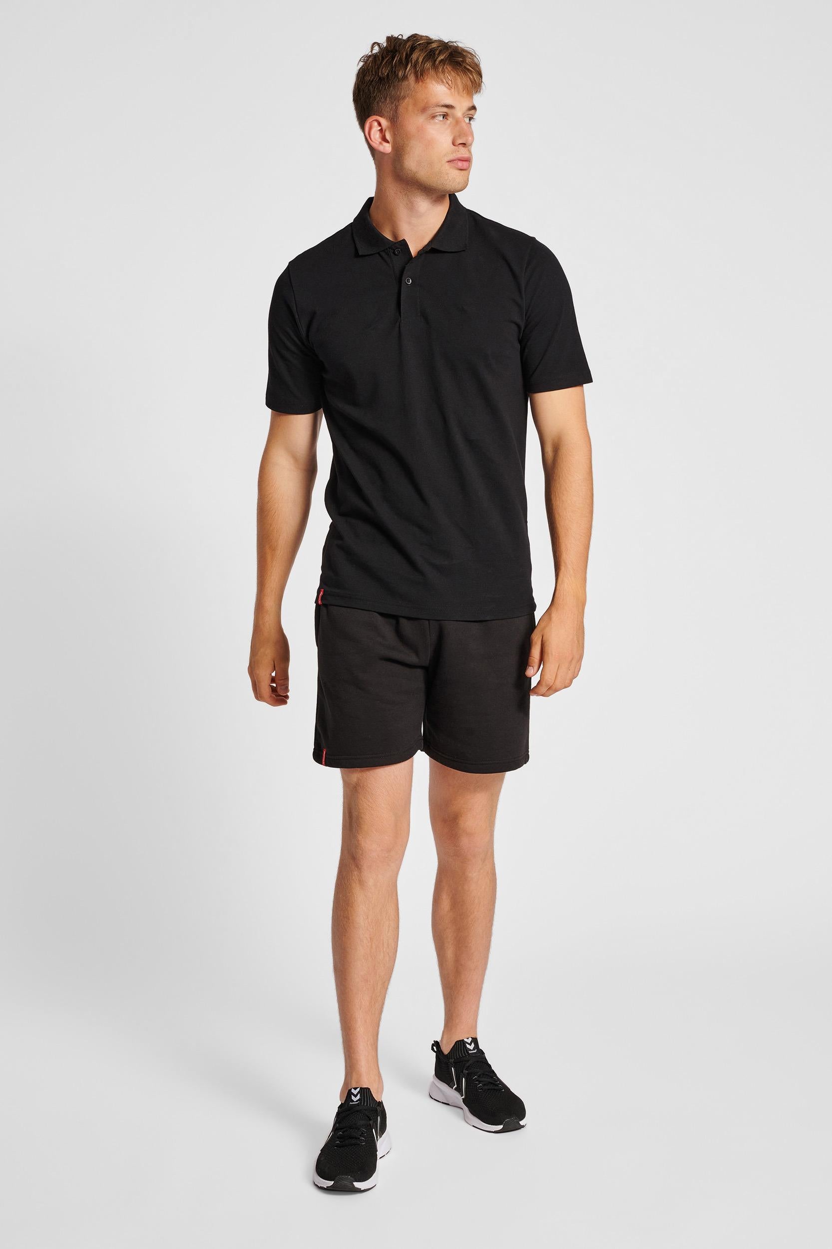 HUMMEL - Hmlred Basic Sweat Shorts - Black