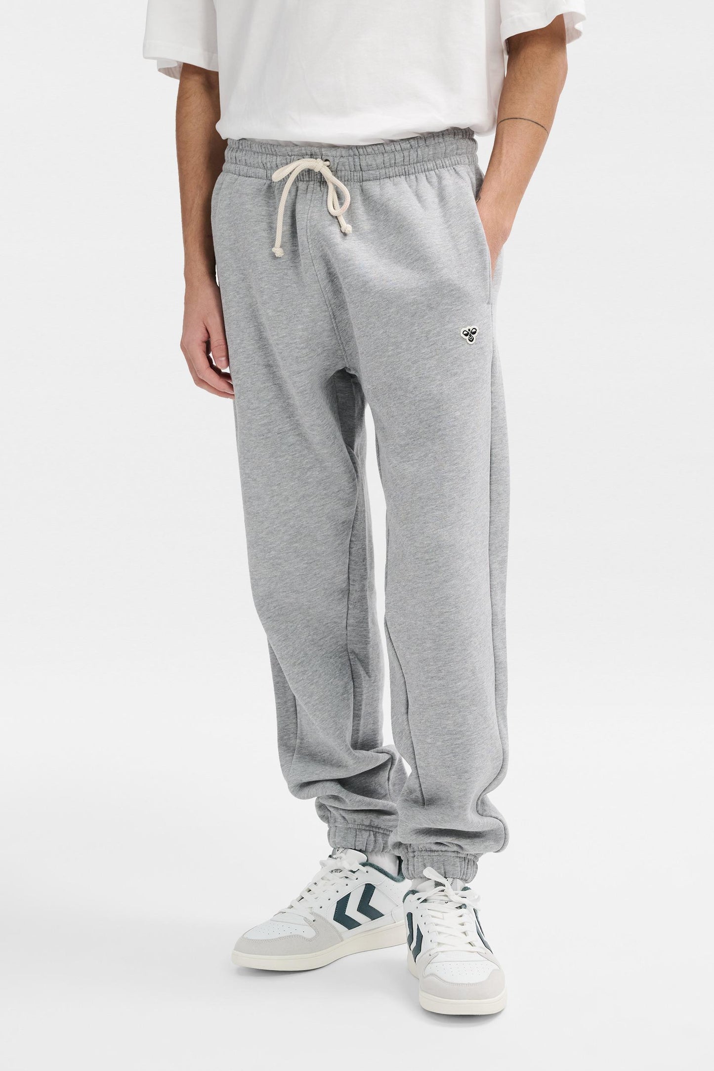 HUMMEL - Hmlregular Sweatpant Bee - Grey Melange