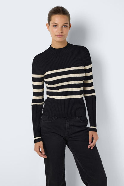 NOISY MAY - Fifi L/s High Neck Rib Knit - Black