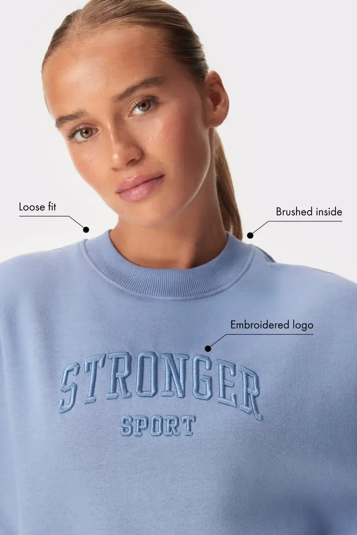 Comfy Embroidered Sweatshirt - for kvinde - STRONGER - Sweatshirt